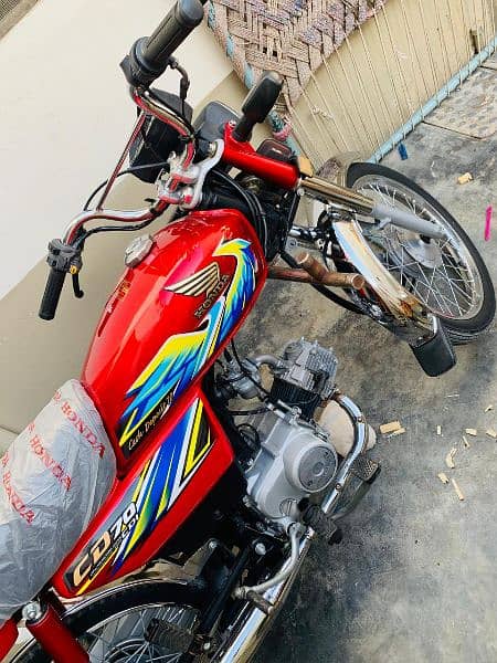 WhatsApp contact 0320.4576. 683 Honda 70 cc Red color engine ok hai 2