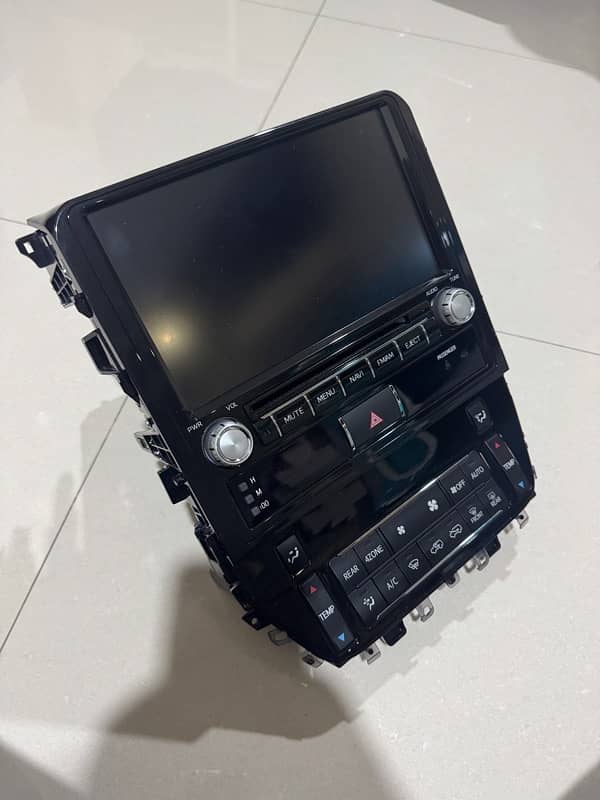 LANDCRUISER V8 2015 COMPLETE PANEL WITH TV 0