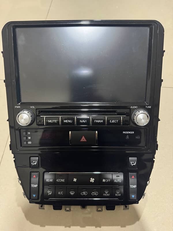 LANDCRUISER V8 2015 COMPLETE PANEL WITH TV 2