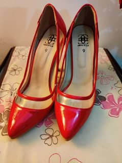 Size 39 Heels brand Almas 2500 each