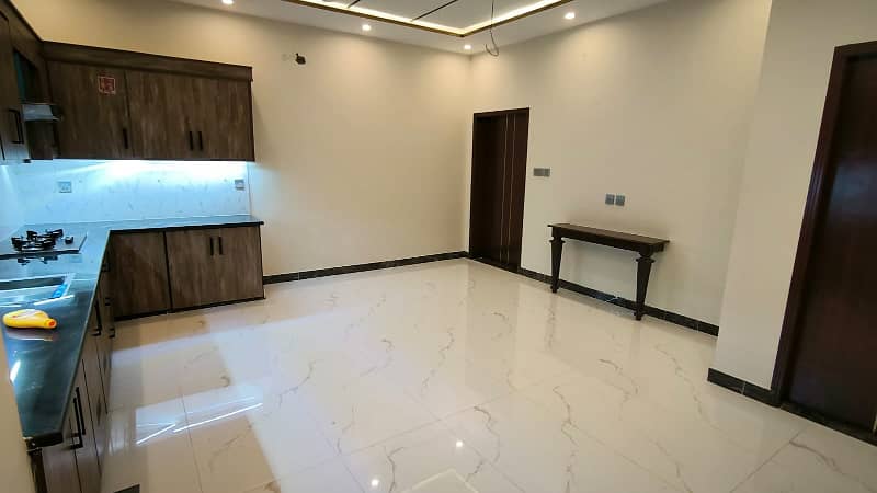 10 Marla Corner House For Sale Kent Housing Society Ranger Road Sialkot 29