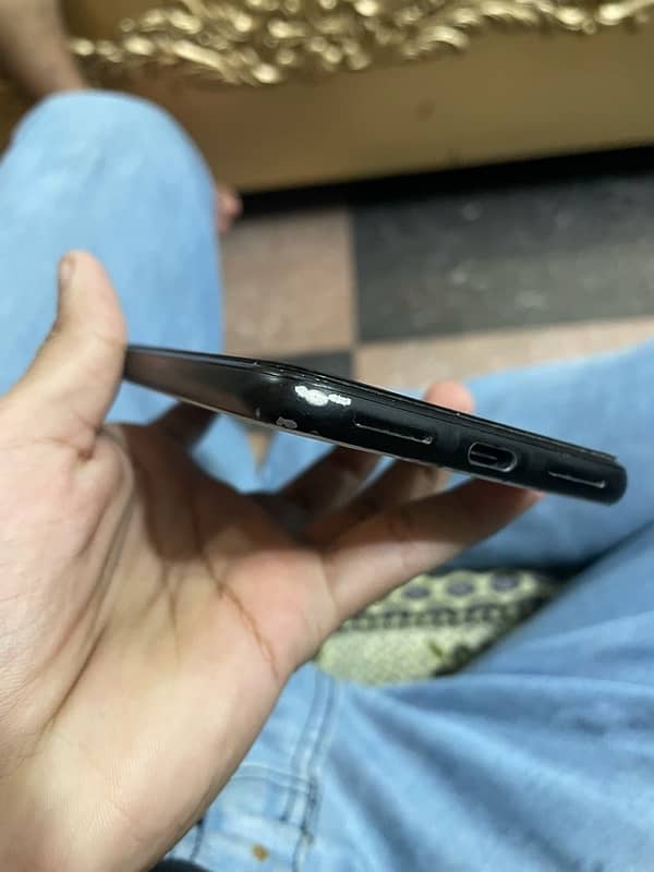 pixel 4XL Back Breaked 5