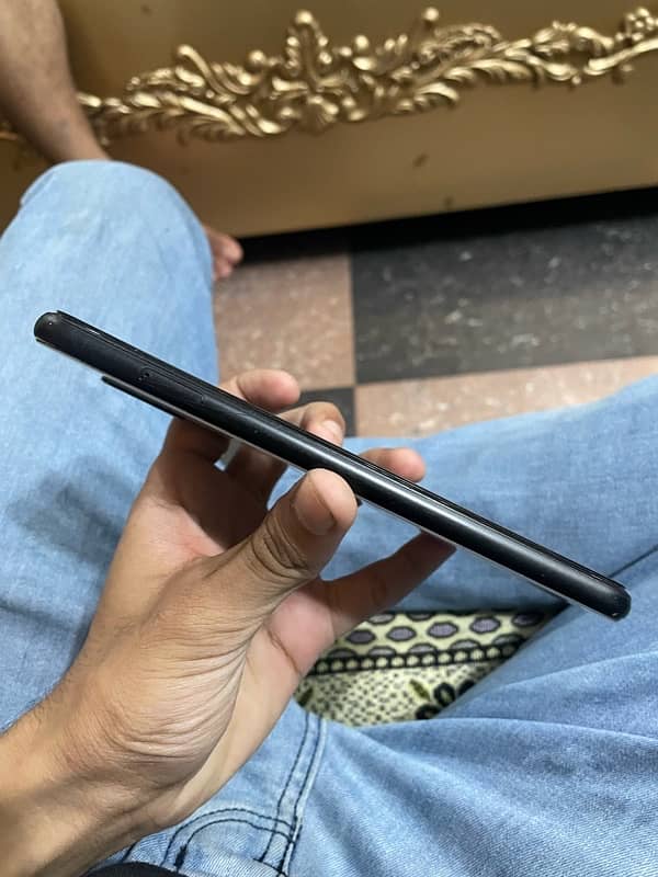 pixel 4XL Back Breaked 6