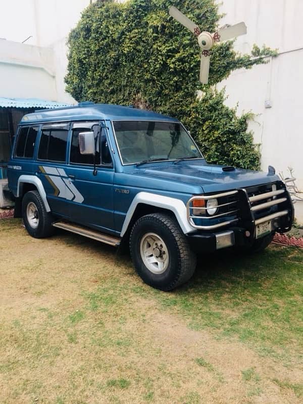 Mitsubishi Pajero 1990 1