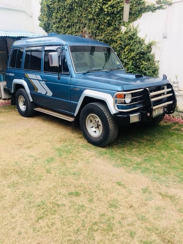 Mitsubishi Pajero 1990 2