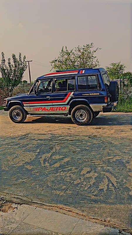 Mitsubishi Pajero 1991 2