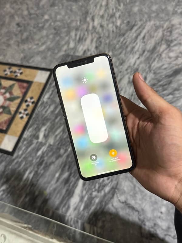 IPHONE 11 PRO MAX 256GB FACTORY UNLOCKED 1