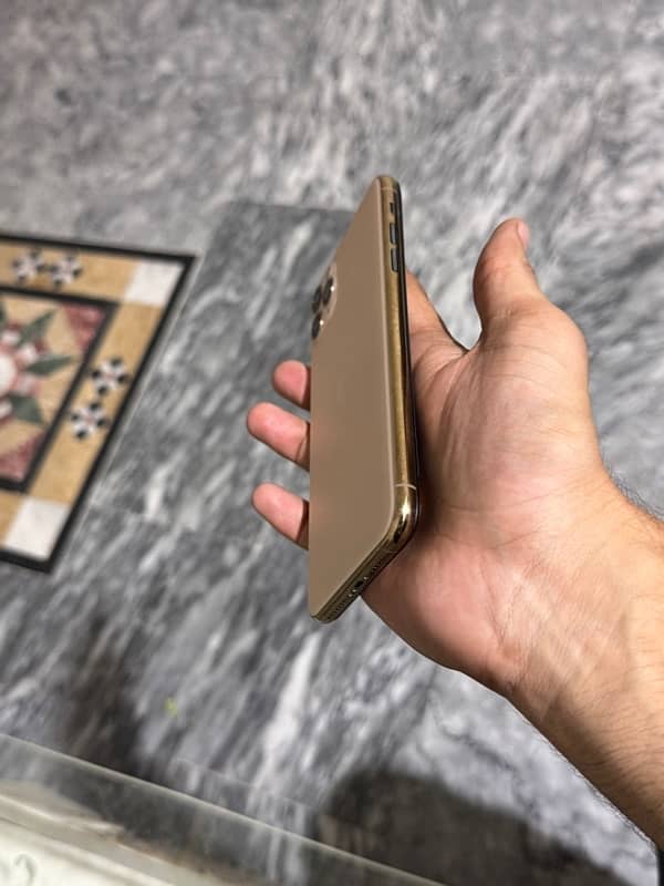 IPHONE 11 PRO MAX 256GB FACTORY UNLOCKED 2