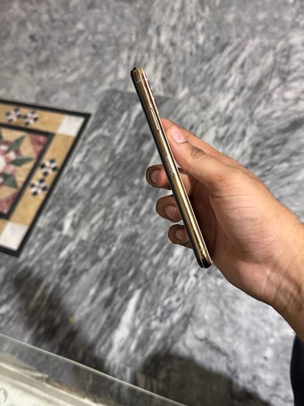 IPHONE 11 PRO MAX 256GB FACTORY UNLOCKED 3