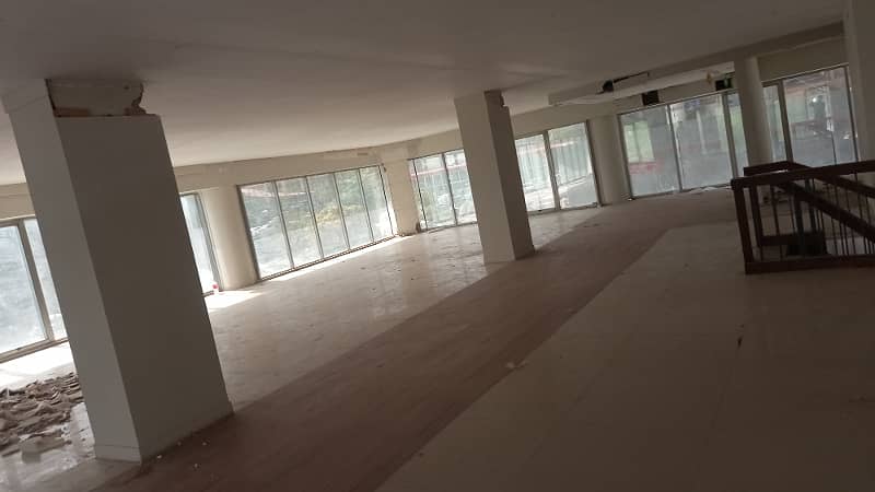 Blue area office 6000 square feet jinnah avenue for Rent 1