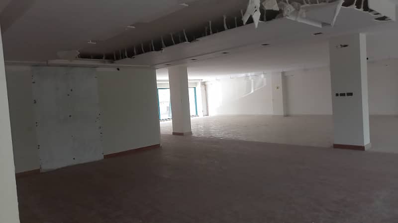 Blue area office 6000 square feet jinnah avenue for Rent 3