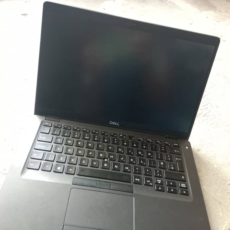 DELL LAPTOP FOR SELL LATITUDE 5400 8GB/256GB 3