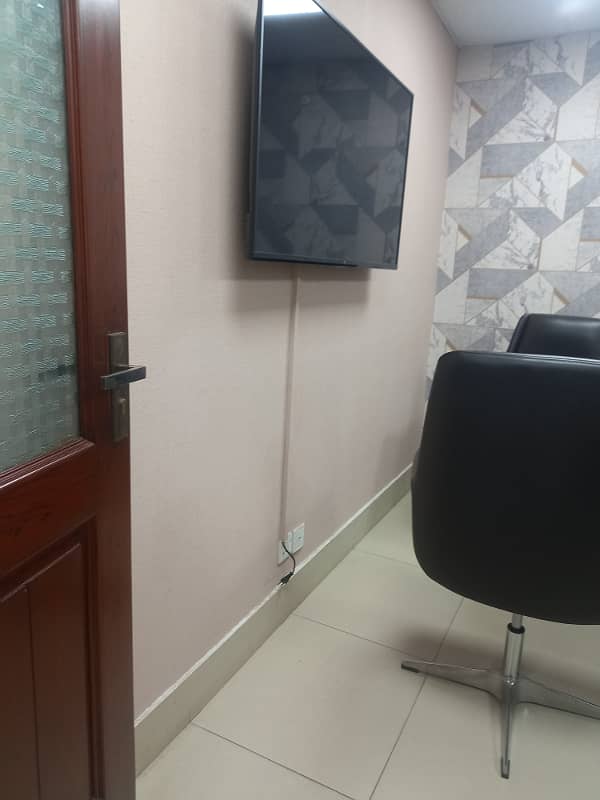 Blue area office 700 square feet fully furnished for Rent 6