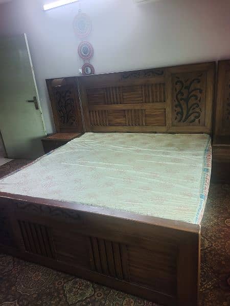 3wooden bed with 3side tables & 3 mattress 3