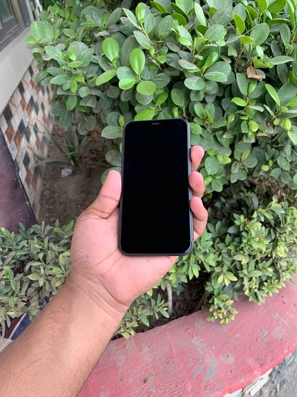 iPhone 11 128gb Non pta factory unlock Waterpack 1