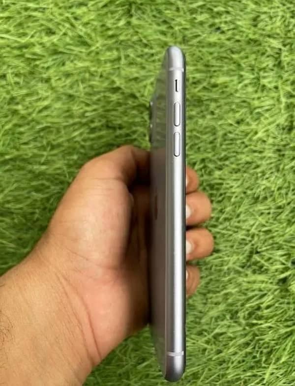 IPHONE 11 NON PTA 4