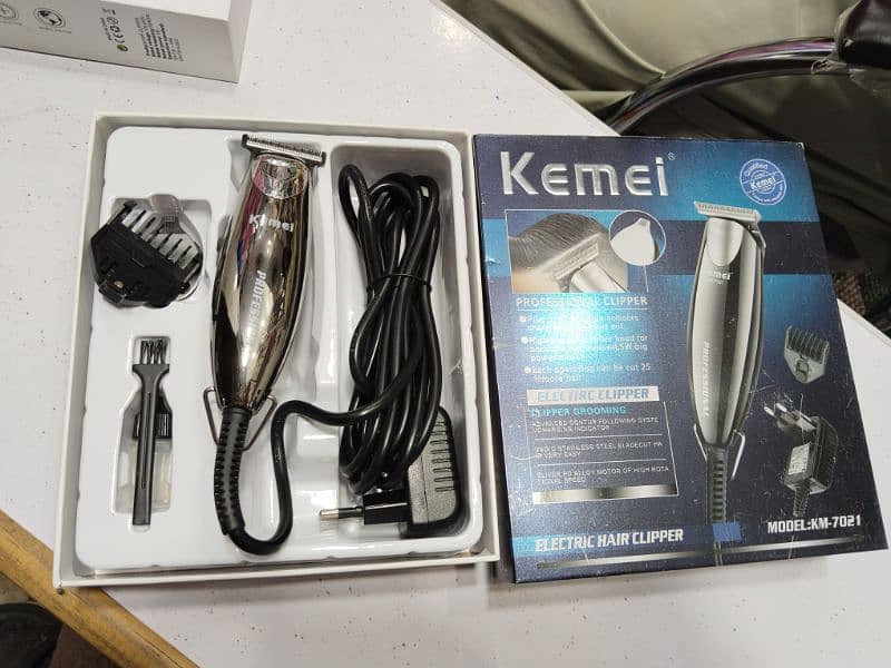 Kemei KM-7021 hair trimmer 4