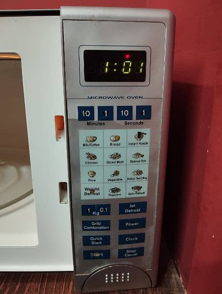 Kenwood Microwave oven 1