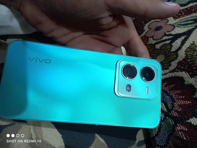 vivo v 25   12+8ram.  256gb 0