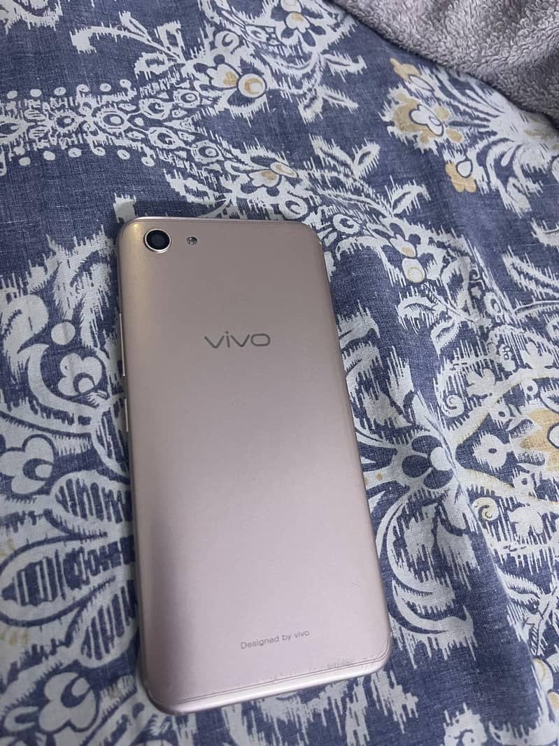 Vivo y81s 6 gb 128 gb pta approved 2