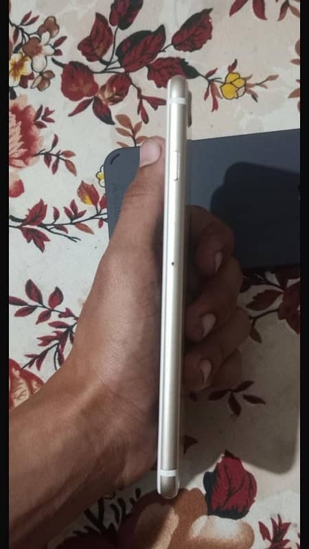 Iphone 7 plus 128 gb pta approve hai contact number 03197852295 2