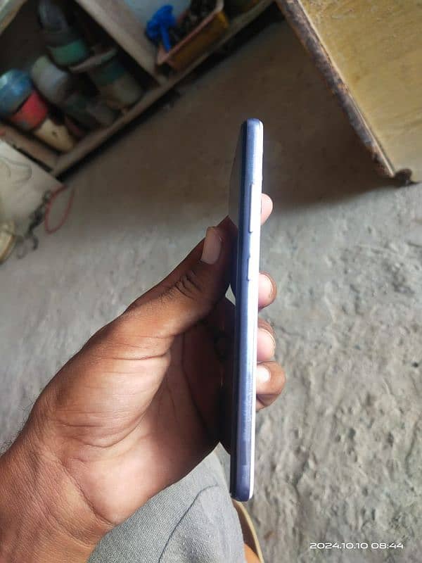 Samsung galaxy A32 whatapp no 03167372147 is pa rabta krlen 4