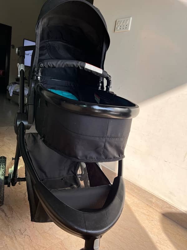 baby pram in nbr 1 condition hardly one month used little time 2