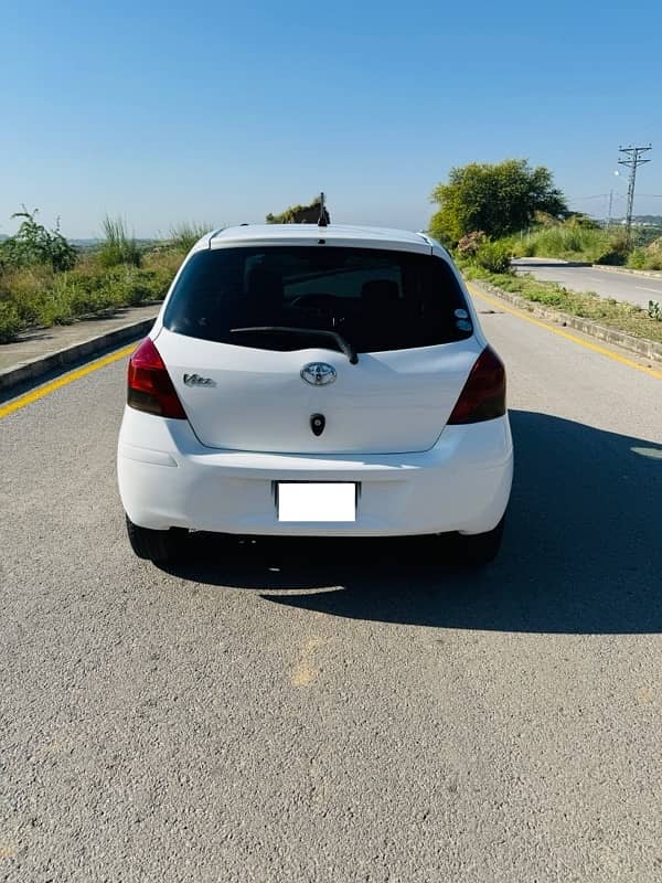 Toyota Vitz 2009 1