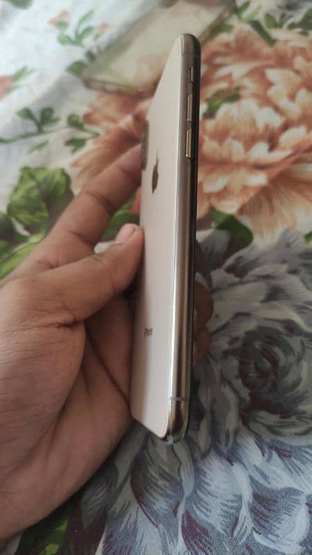 iPhone xs Max 256GB Gold 2