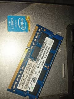 8 gb RAM DDR. 3 . i7 laptop