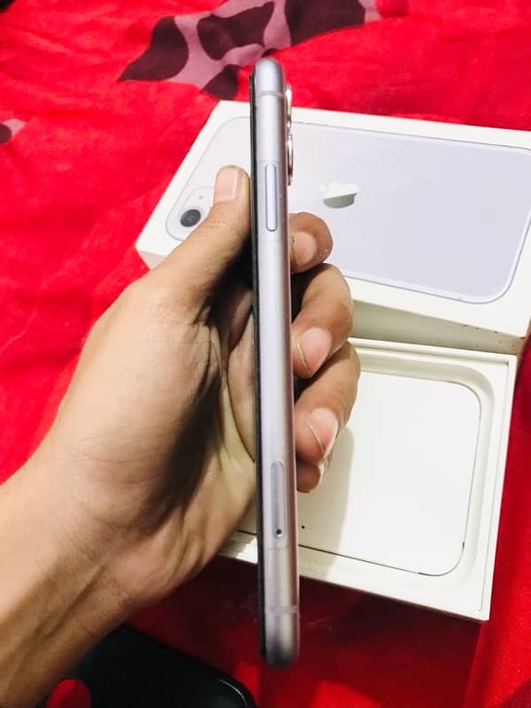 Iphone 11 / 128 gb / Pta approved 3