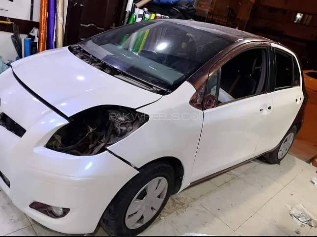 Toyota Vitz  1.0 2010 4