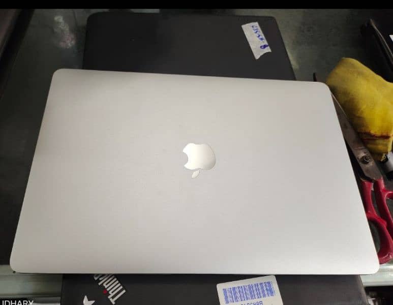 MacBook air A2337 1