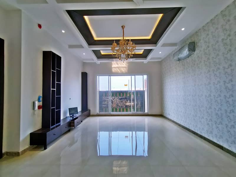 One Kanal Top Of Line Ultra Modern Bungalow Near Main Shabbir Sharif Road Top Location 6