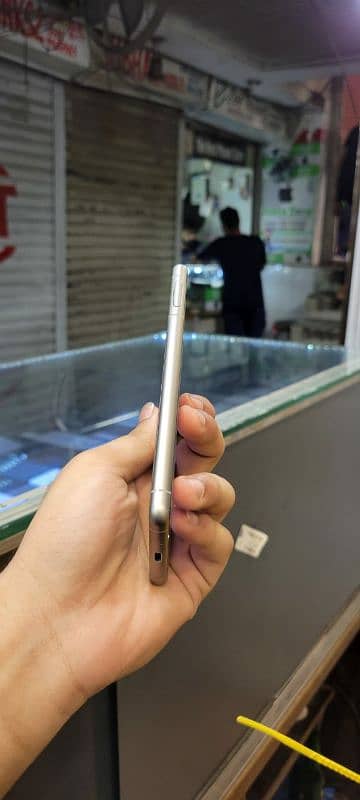 SONY XPERIA 5 MARK 3 8/125 3