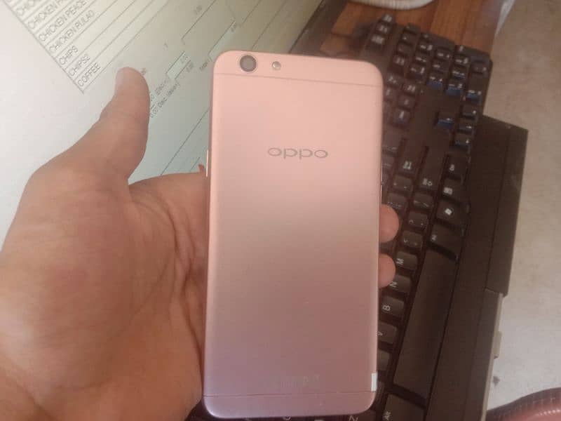 Oppo kit Mobile Ram 4 GB 64 0