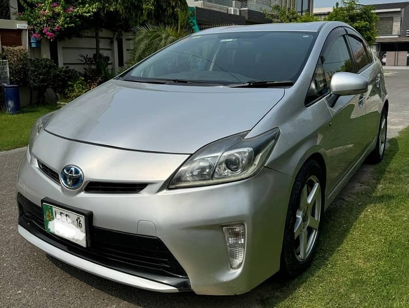 Toyota Prius 2012 1