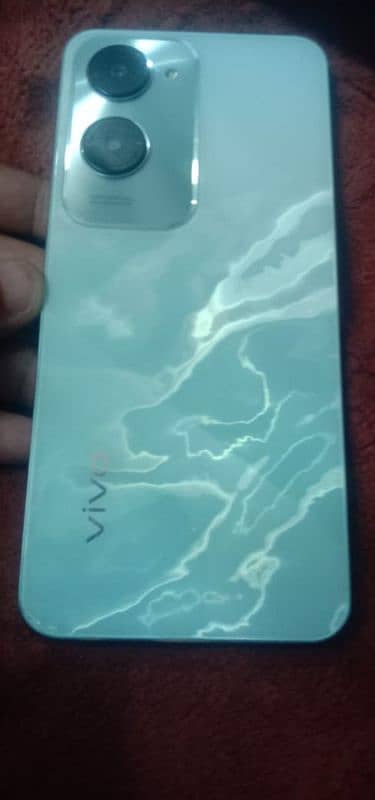 Vivo y18 6 / 128gb ram 10 month warranty with box and charger 6