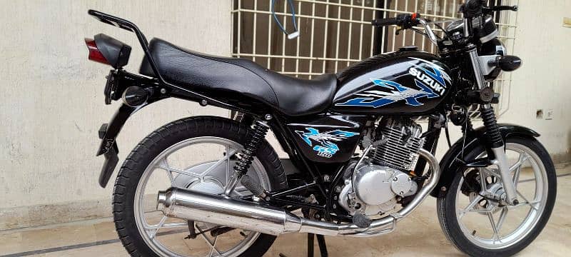 Suzuki 150 SE 4