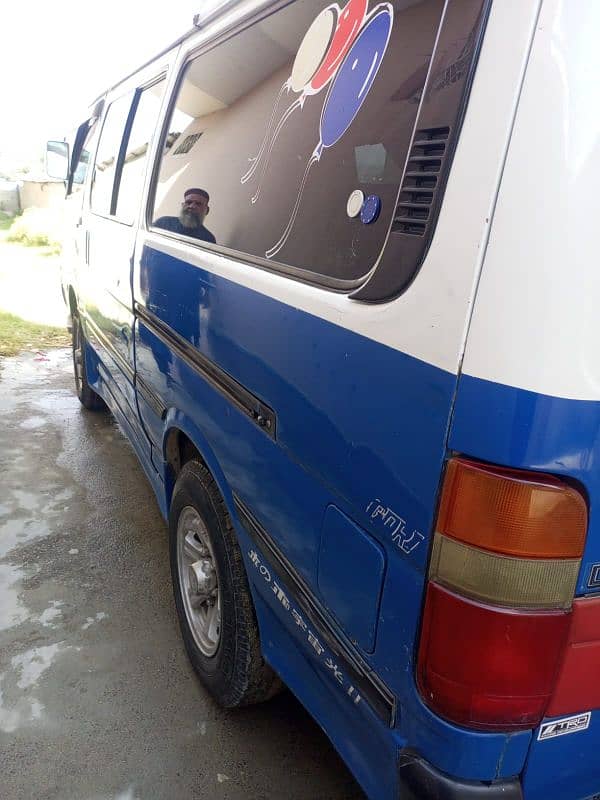 Toyota hiace 2