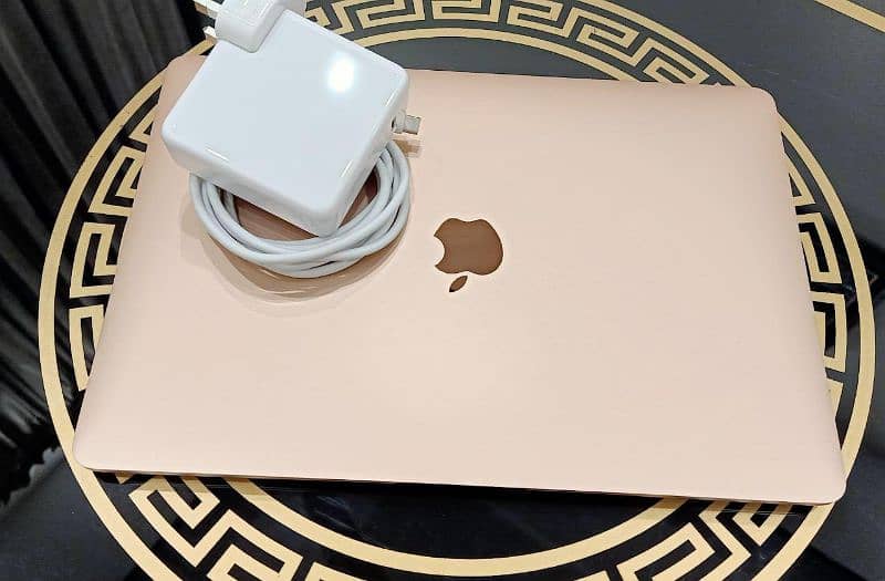 MacBook Air 2019 Golden Colour Core i5 =  03274706406 1