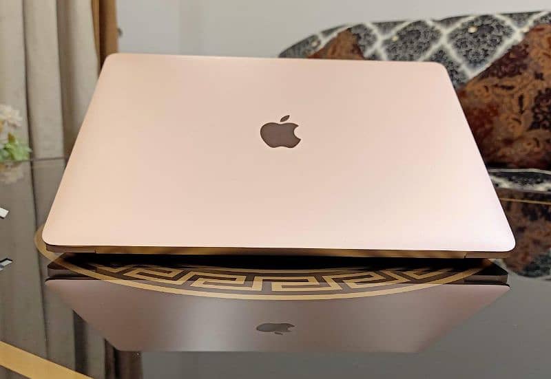 MacBook Air 2019 Golden Colour Core i5 =  03274706406 2