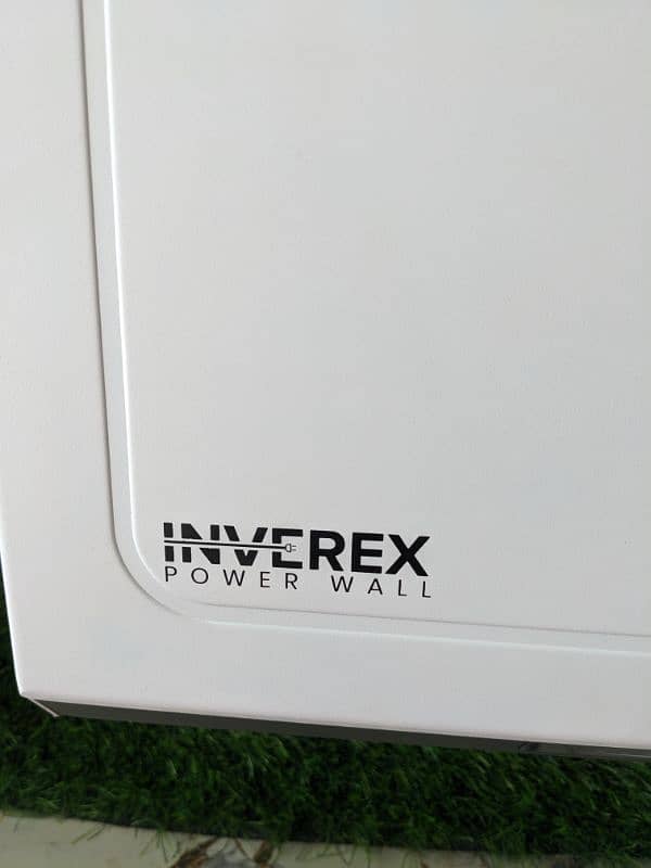 Inverex 24v 100ah lithium ion bettery 2