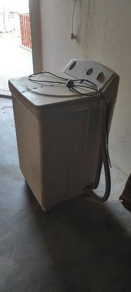 used Dawlance  washing machine 1