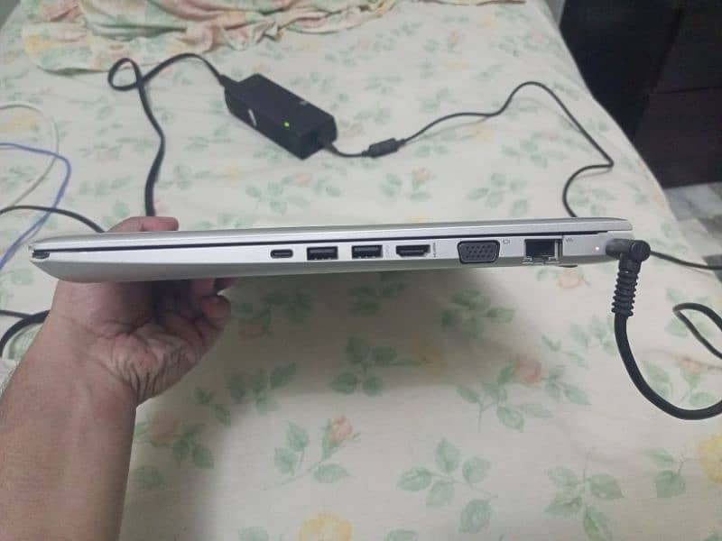 HP Laptop, in Good Condition, with lowest price 5