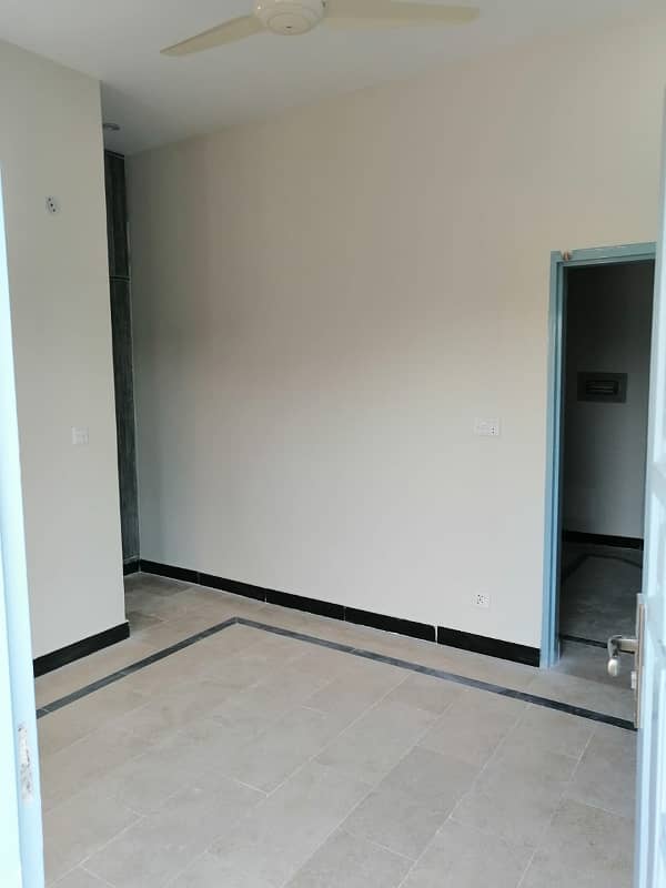 7 Marla Upper Portion For Rent In G-13 Islambad 4