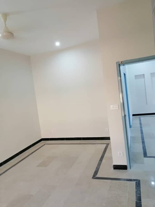 7 Marla Upper Portion For Rent In G-13 Islambad 14