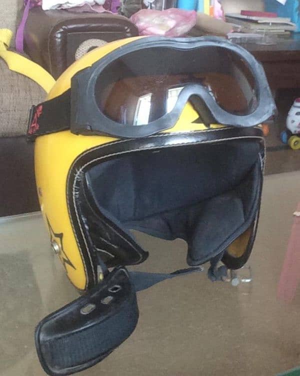 helmet with glasses 0