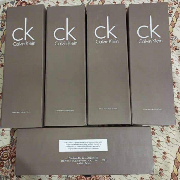 100% original CK and Tommy 5 pairs socks box 7