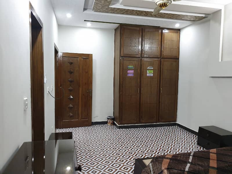 7 Marla Triple Story House For Rent In G-13 isalambad 8